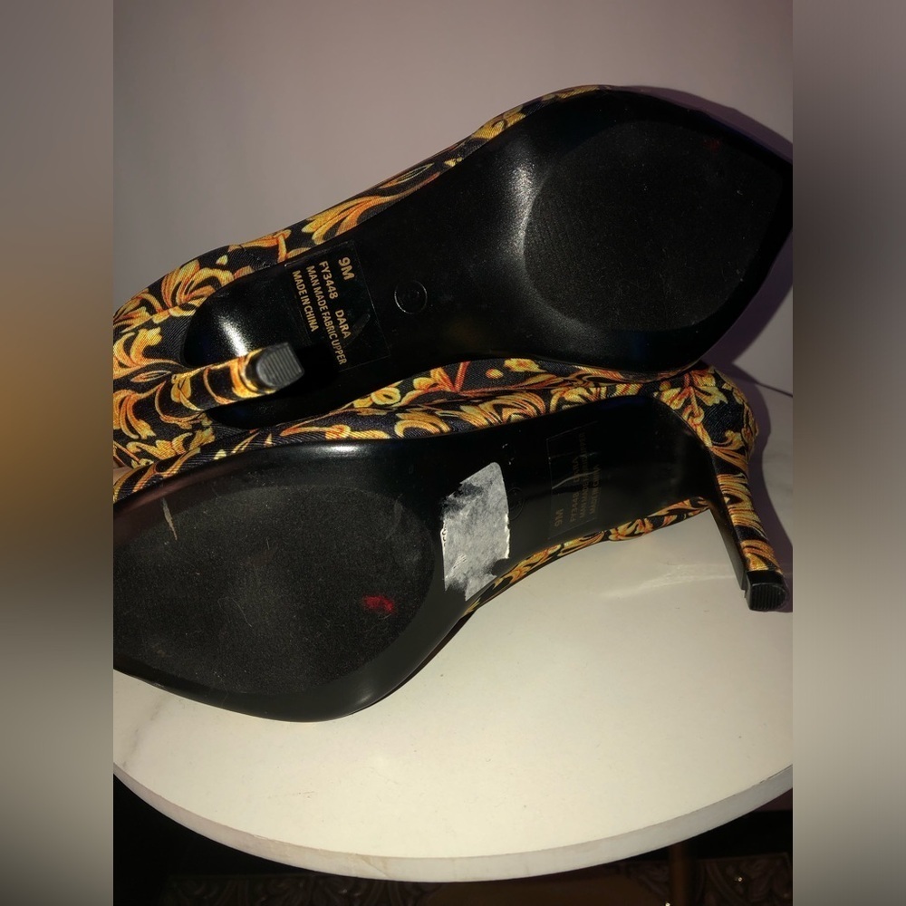 Cape Robin Black and Gold Patterned Peeptoe Heeled Boots size 9 - Picture 9 of 10